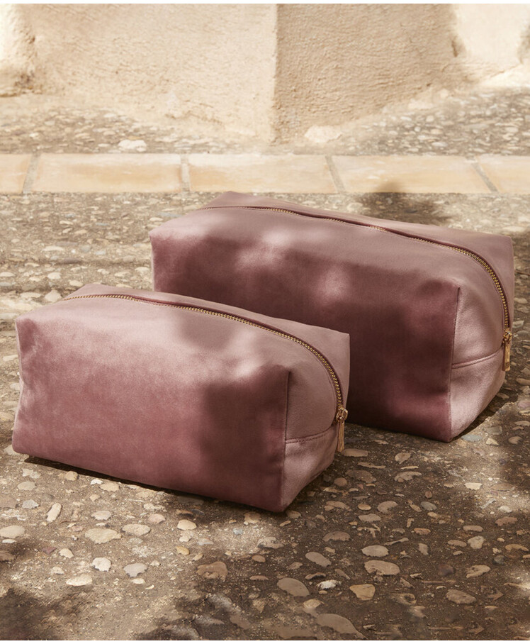 Velvet toiletry/accessory case Thumbnail