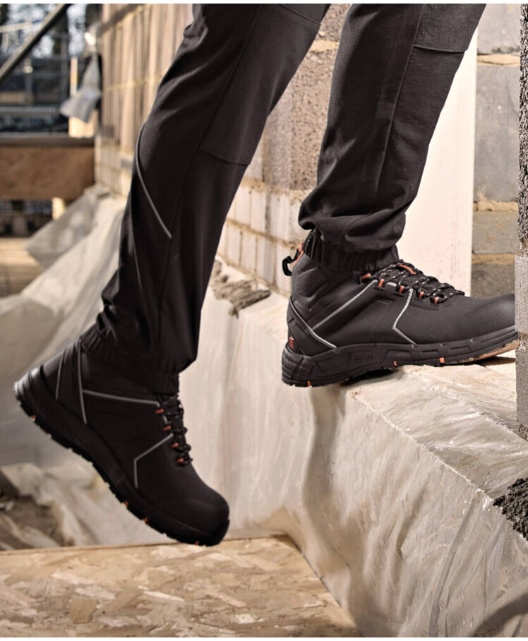 Coldwell light boots Thumbnail