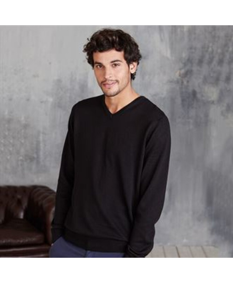 Men's V-neck jumper Thumbnail