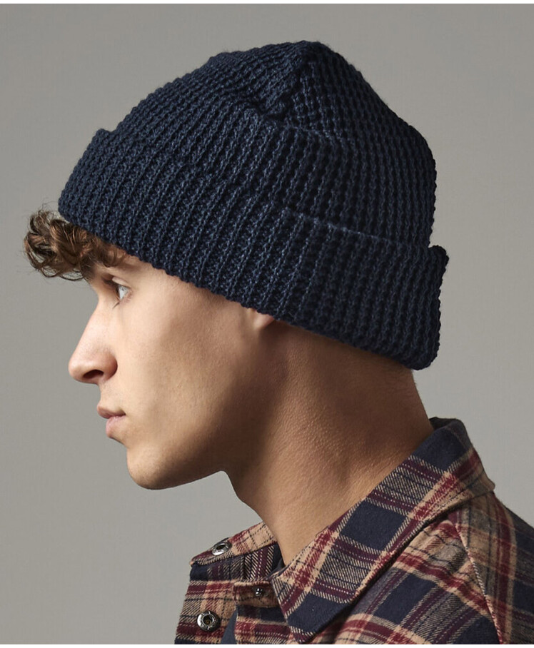 Classic waffle knit beanie Thumbnail