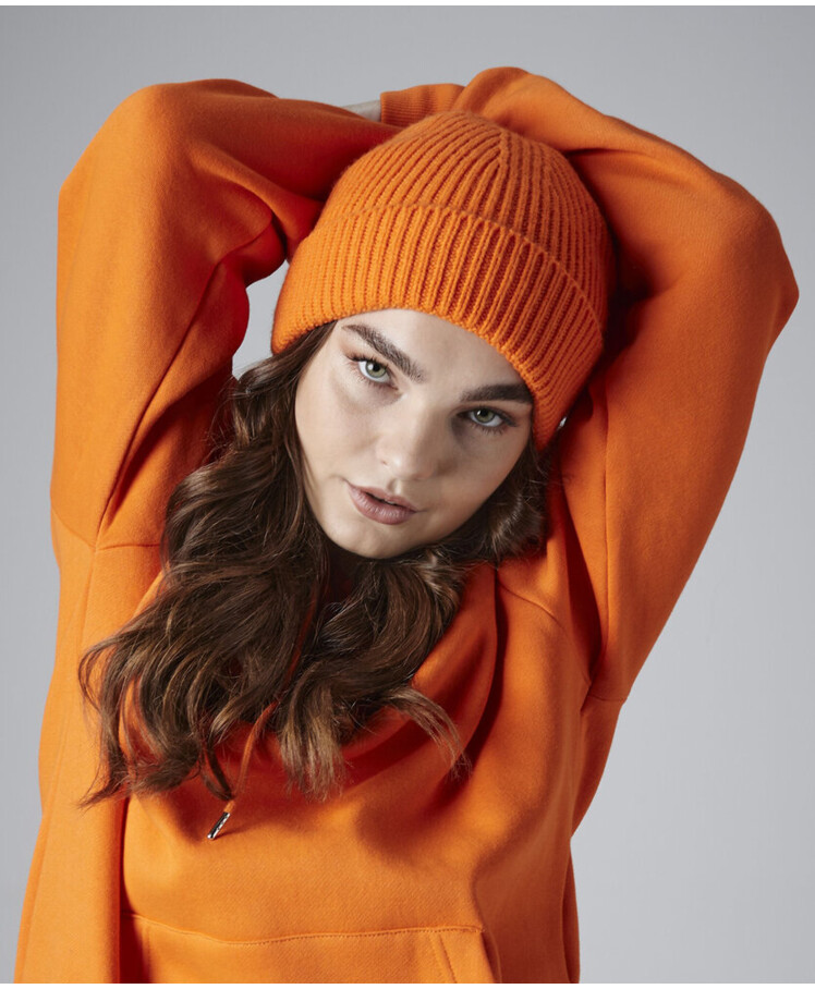 Engineered knit ribbed beanie Thumbnail